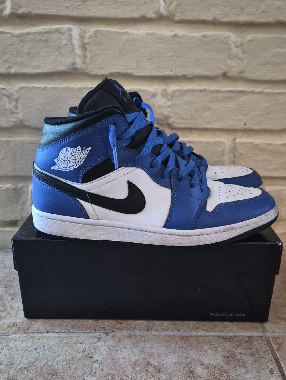Jordan 1 Mid Men's Sneakers - White/Blue/Black